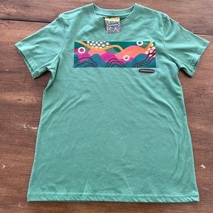 Well Worn - Reinavsreina Latino Heritage Tshirt - Women | Color: Green | Size: S